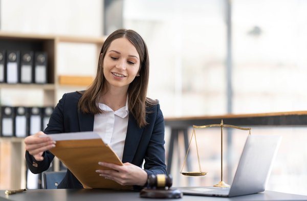 Comment dénicher l'avocat idéal pour votre situation ?